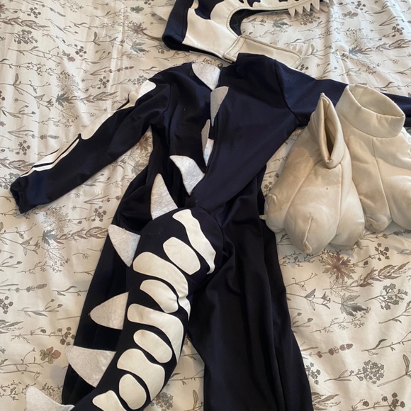 Dinosaur costume(SOLD) - Picture 3 of 4